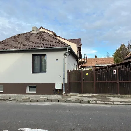 Signal With Garden & Mountain View *