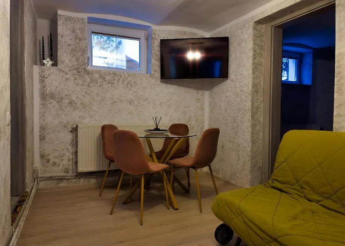 Signal With Garden & Mountain View Brassó